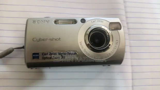 Sony DSC-S40 Digital Camera - 1