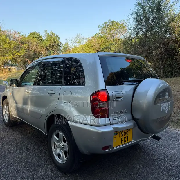 Toyota RAV4 1.8 2007 Silver - 1