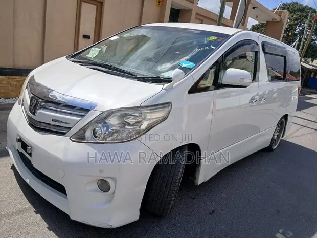 Toyota Alphard 2010 - Nyeupe - 1