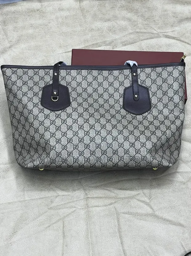Gucci GG Supreme Canvas Tote Bag - 1