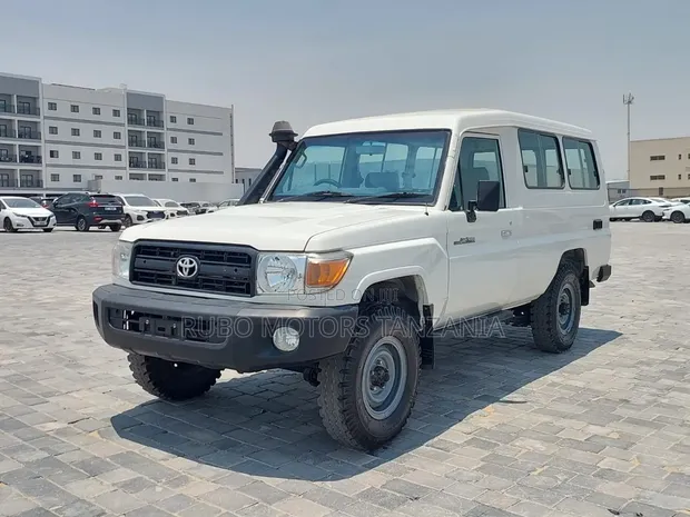 Toyota Land Cruiser Hardtop 2018 - 1