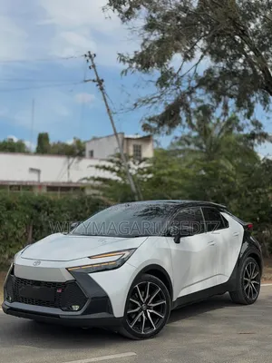 Toyota C-HR 2025 GR Sport PHEV White