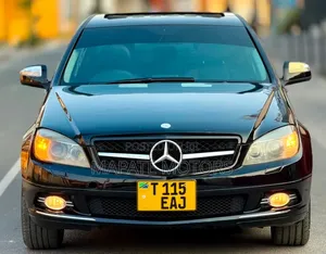 Mercedes-Benz C200 2010 Black