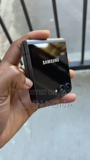 New Samsung Galaxy Z Flip 5 256GB Black