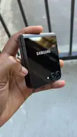 New Samsung Galaxy Z Flip 5 256GB Black - 2