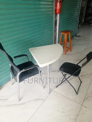 Meza ya Kulia ya Skyline Furniture ya Nusu-Mviringo (Inaketi Watu 3)