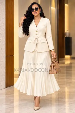 Set Mpya ya 2pcs: Blazer yenye Mkanda na Sketi ya Chiffon yenye Mikunjo