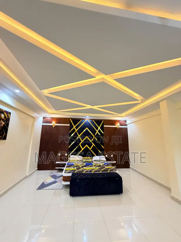 Duplex ya Vyumba 4 vya Kulala na Samani kwa Ajili ya Kupanga Upanga Mashariki - 1