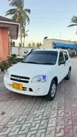Suzuki Swift 2004 White - 2
