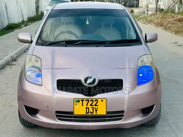 Toyota Vitz 1.0 FWD 5dr Hatchback 2006 Silver - 1
