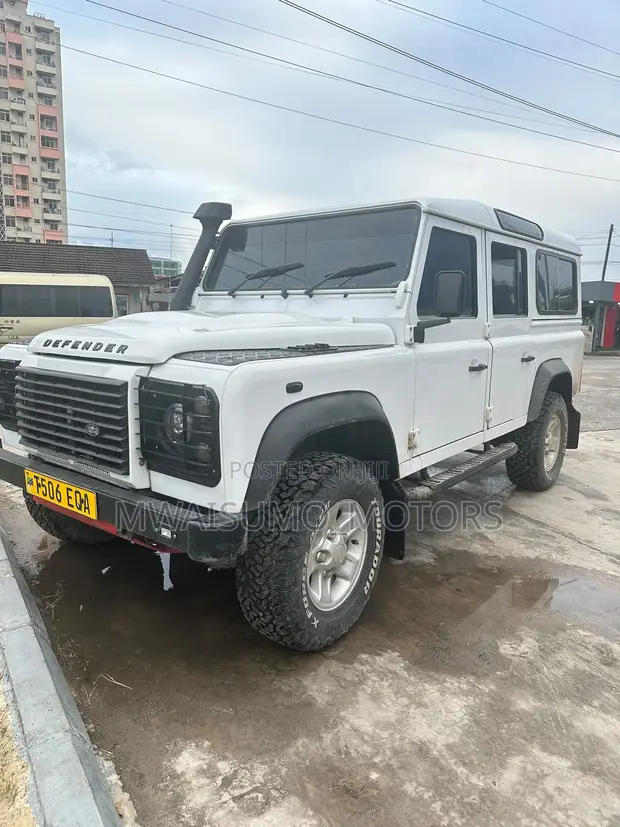 Land Rover Defender 2014 White - 1