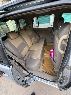 Toyota Raum 2004 Nyeupe