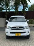 Toyota Hilux Vigo 2003 White - 1