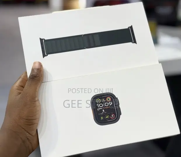 Apple Watch Ultra 2 - Titanium Case - 1