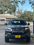 Toyota Fortuner 2018 Black - 2