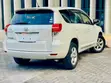 Toyota Vanguard 2011 White - 2