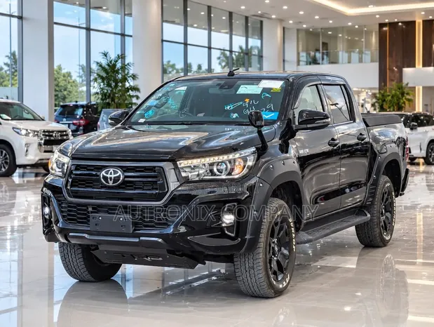 Toyota Hilux 2019 Black - 1