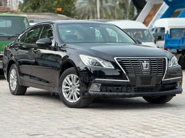 Toyota Crown Royal Saloon 2014 - 1