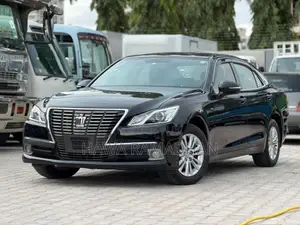 Toyota Crown Royal Saloon 2014