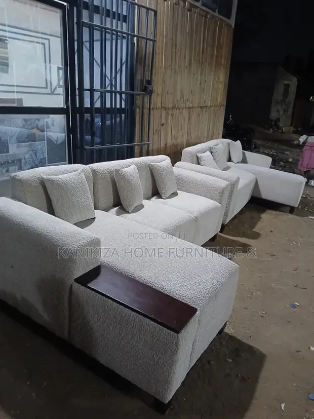 Sofa ya L-Shape Mpya kwa Watu Wanne - 1