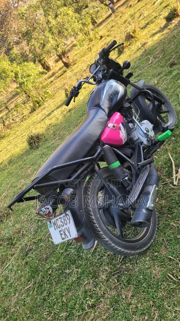 TVS Raider 125 Pikipiki 2022 Nyeusi - 1