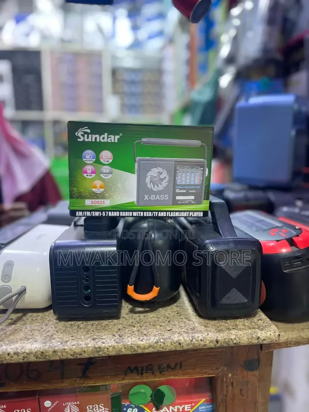 Sundar SD025 X-Bass Portable Multi-Band Radio - 1