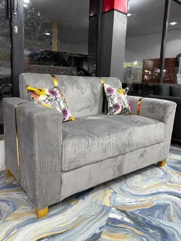 Sofa Nzuri ya Watu 2 yenye Kitambaa Imara - 1