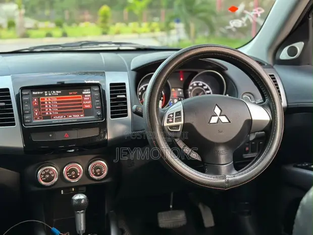 Mitsubishi Outlander 2010 Black - 1