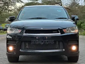 Mitsubishi Outlander 2010 Nyeusi