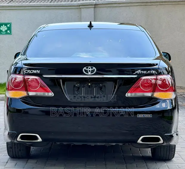 Toyota Crown Athlete 2010 Black - 1