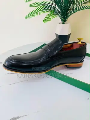 Viatu vya Kiume vya Clarks vya Ngozi vya Penny Loafers