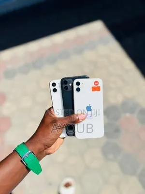 Apple iPhone 11 64GB Nyeupe