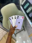 Apple iPhone 11 64GB Nyeupe - 2