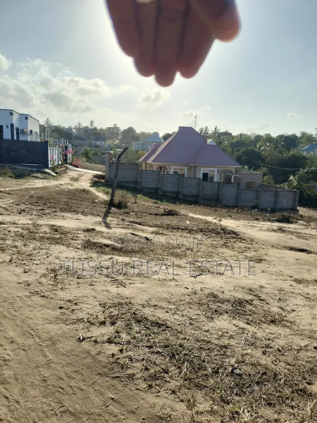 Plot for Sale Salasala Mwisho Wa Lami - 650 sqm - 1