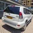 Toyota Land Cruiser Prado 2007 White - 4