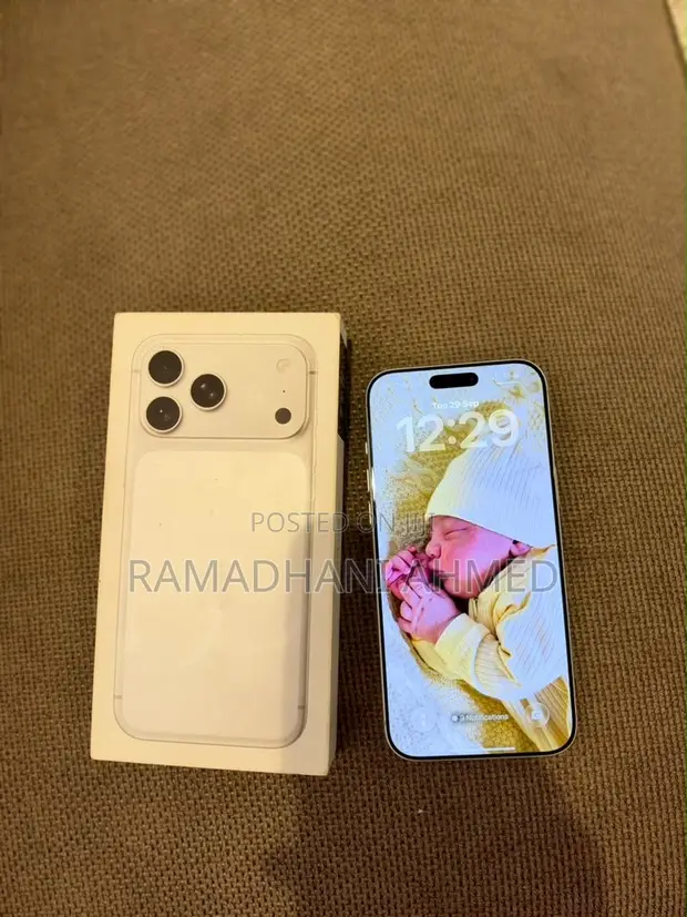 Apple iPhone 17 Pro Max 256GB Silver - 1