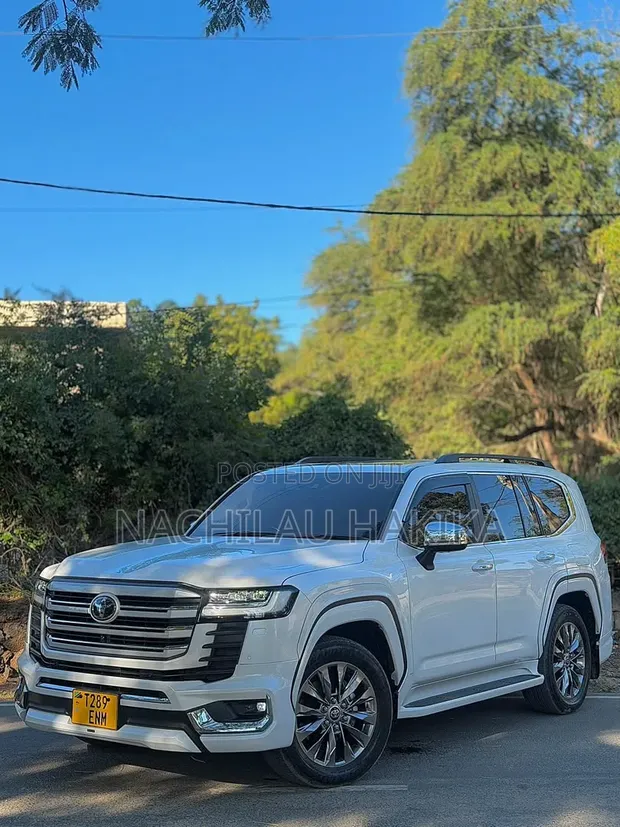 Toyota Land Cruiser LC300 2024 Nyeupe - 1