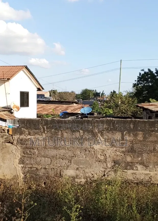 Eneo la Biashara Linauzwa - Kimara Bucha, Barabara ya Morogoro - 1