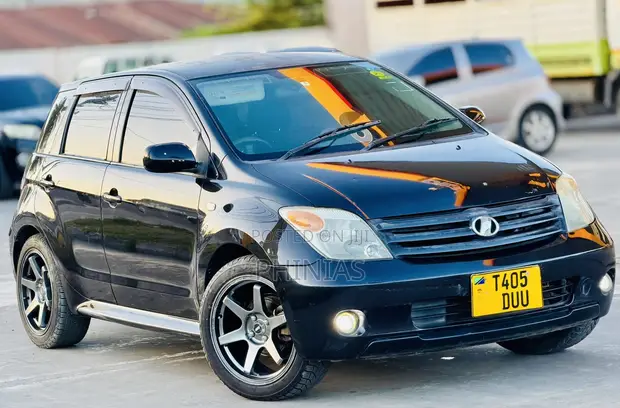Toyota IST 2005 Black - 1