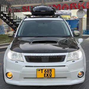 Subaru Forester 2010 Nyeupe