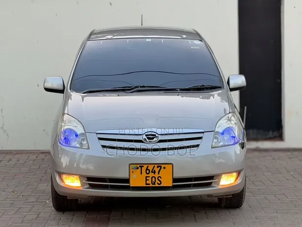 Toyota Corolla Spacio 2005 Gold - 1
