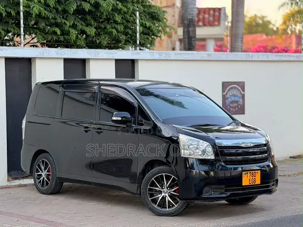 Toyota Noah 2009 Black - 1