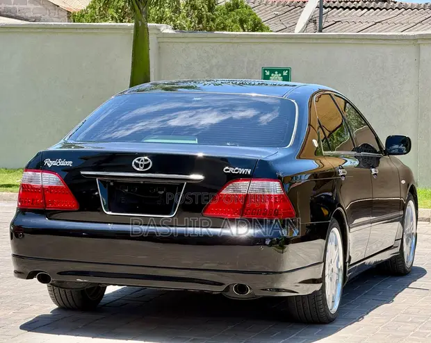 Toyota Crown Royale 2005 Black - 1