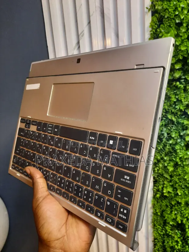 HP Elite X2 G8 8GB RAM, 256GB SSD - 1