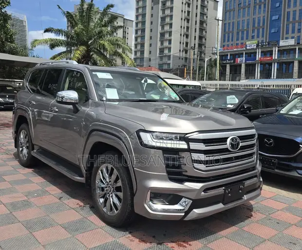 Toyota Land Cruiser ZX 2025 Mpya Beige - 1