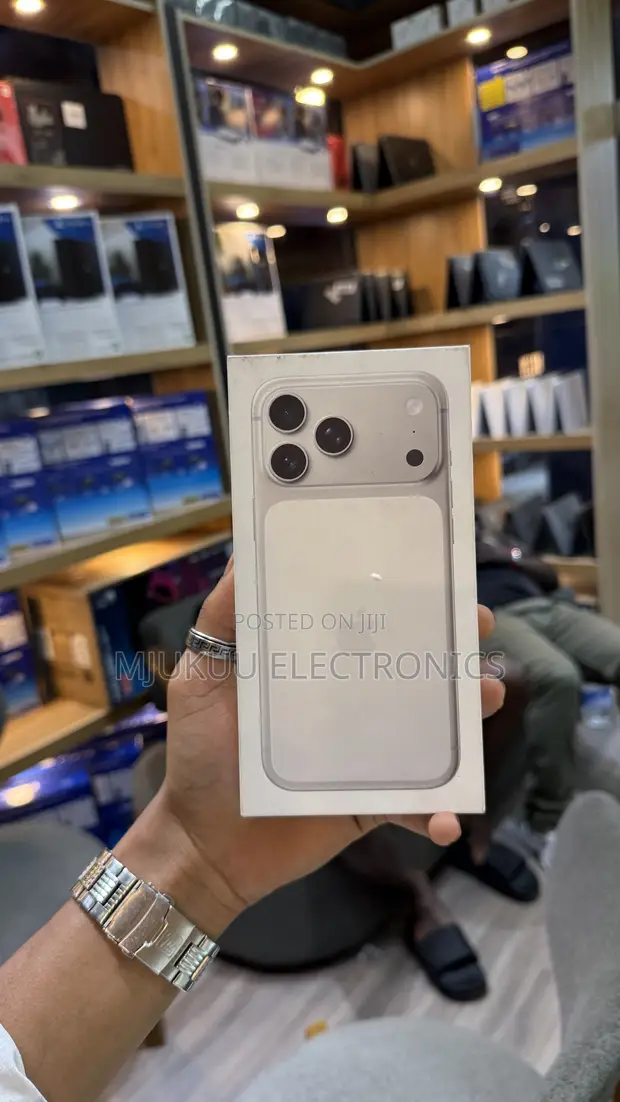 New Apple iPhone 17 Pro Max 256GB Silver - 1