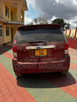 Toyota Corolla Rumion 2008 Maroon