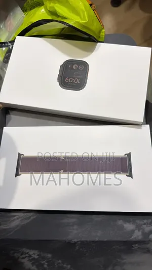 Apple Watch Ultra 4 (2026) 49mm Nyeusi Titanium Na Mkanda Burgundy