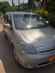 Toyota Raum 2004 Nyeupe - 2