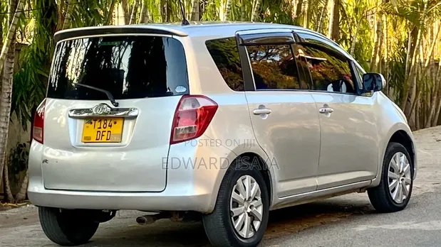 Toyota Ractis 2008 Nyeupe - 1